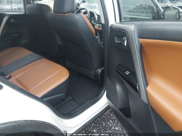 2017 TOYOTA RAV4 LIMITED 8