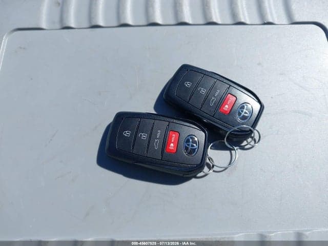 2025 TOYOTA COROLLA HYBRID XLE 11