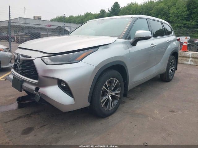 2021 TOYOTA HIGHLANDER LE 2