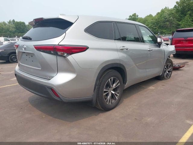2021 TOYOTA HIGHLANDER LE 4