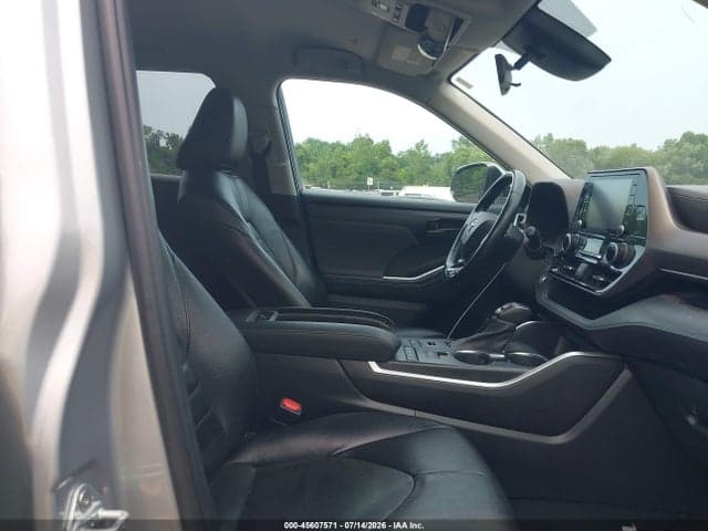 2021 TOYOTA HIGHLANDER LE 5