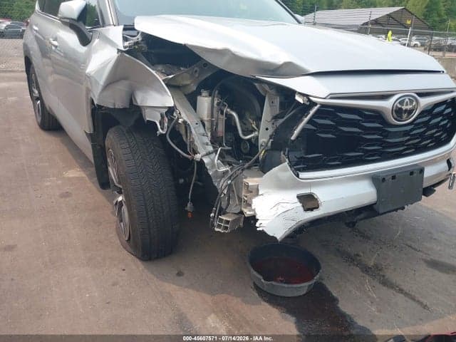 2021 TOYOTA HIGHLANDER LE 6