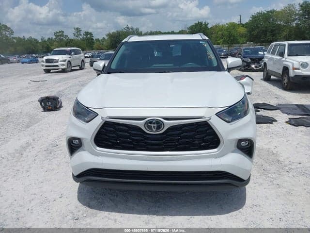 2022 TOYOTA HIGHLANDER XLE 13