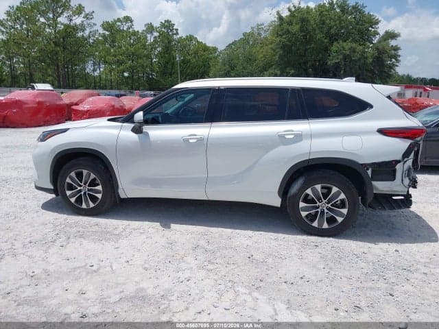 2022 TOYOTA HIGHLANDER XLE 15