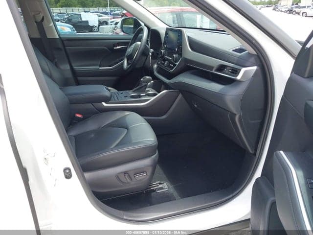 2022 TOYOTA HIGHLANDER XLE 5