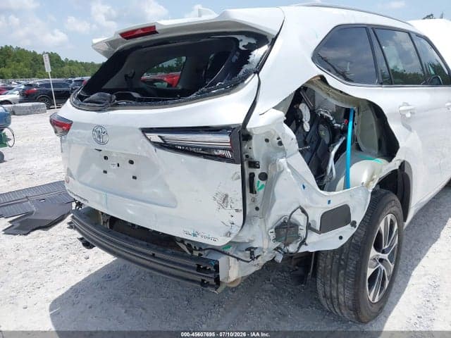 2022 TOYOTA HIGHLANDER XLE 6
