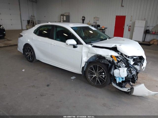 2024 TOYOTA CAMRY SE 1