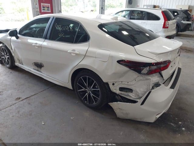 2024 TOYOTA CAMRY SE 3