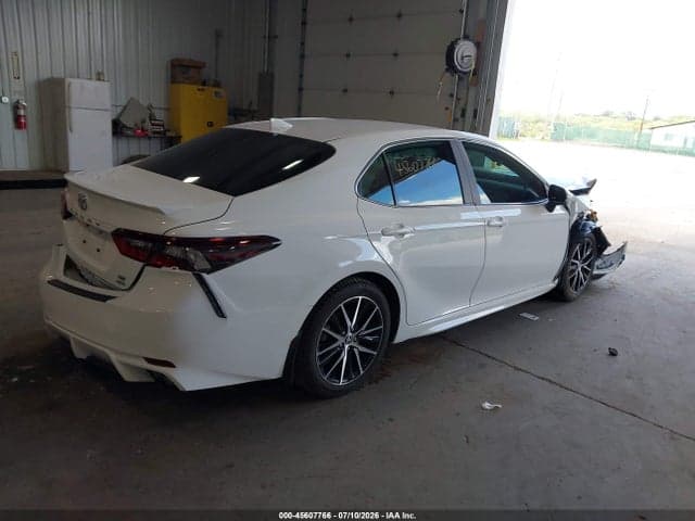 2024 TOYOTA CAMRY SE 4