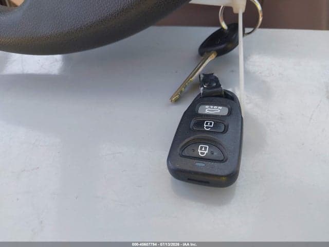 2017 HYUNDAI ELANTRA SE 11