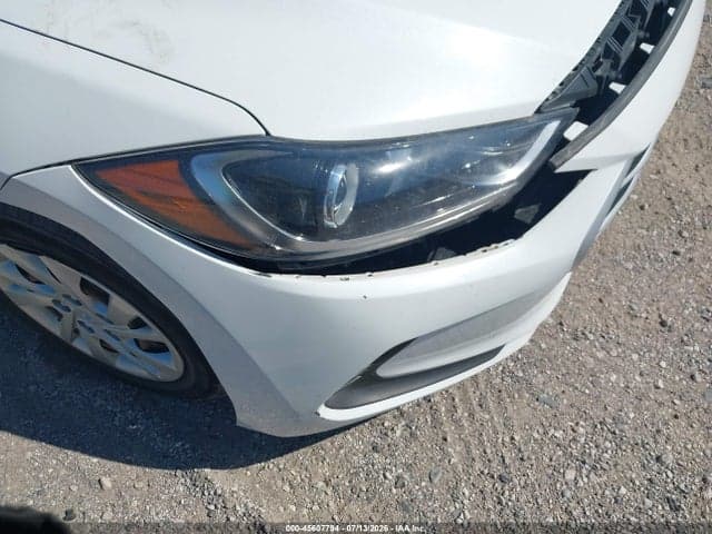 2017 HYUNDAI ELANTRA SE 13