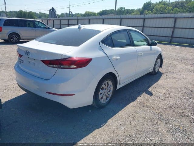 2017 HYUNDAI ELANTRA SE 4