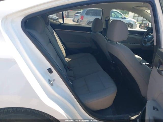 2017 HYUNDAI ELANTRA SE 8