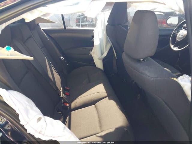 2025 TOYOTA COROLLA LE 8