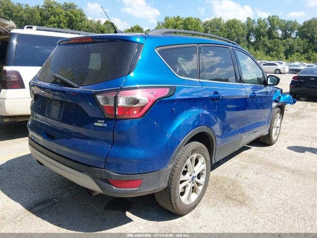 2017 FORD ESCAPE SE 4