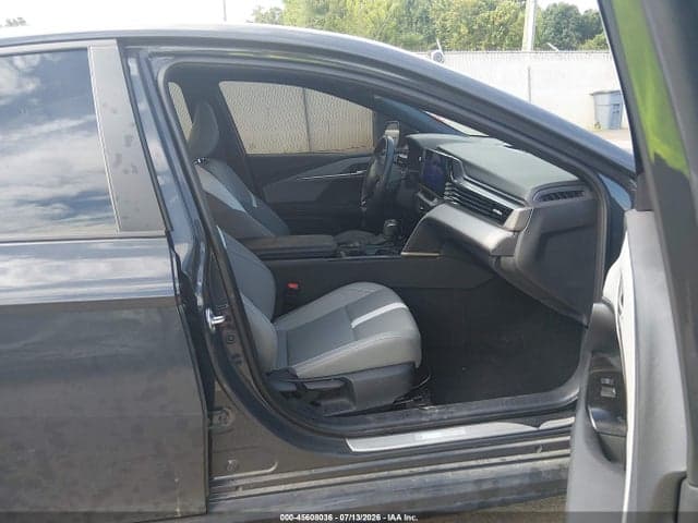 2025 TOYOTA CAMRY SE 5