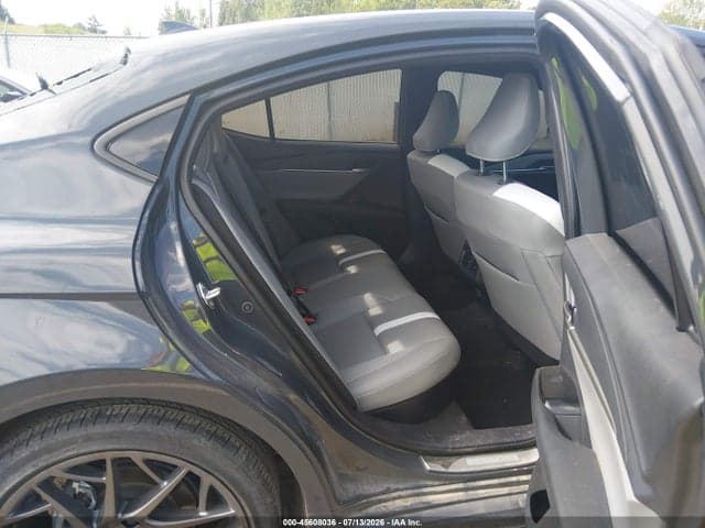 2025 TOYOTA CAMRY SE 8
