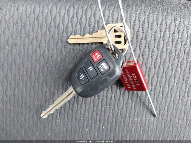 2018 TOYOTA COROLLA LE 11