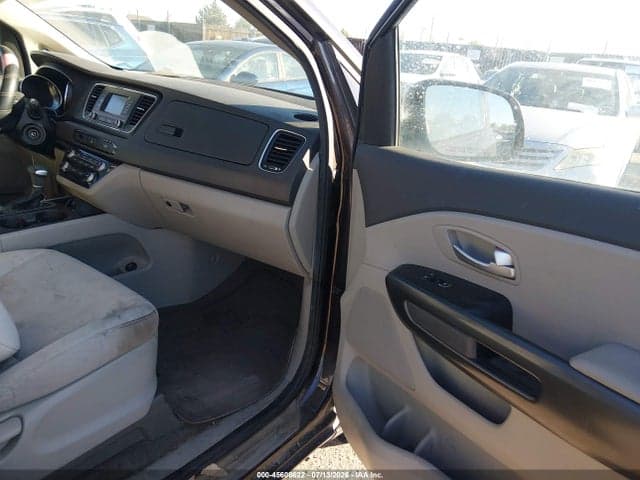 2018 KIA SEDONA LX 5