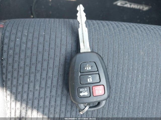 2017 TOYOTA CAMRY SE 11