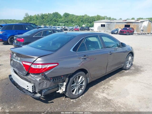 2017 TOYOTA CAMRY SE 4