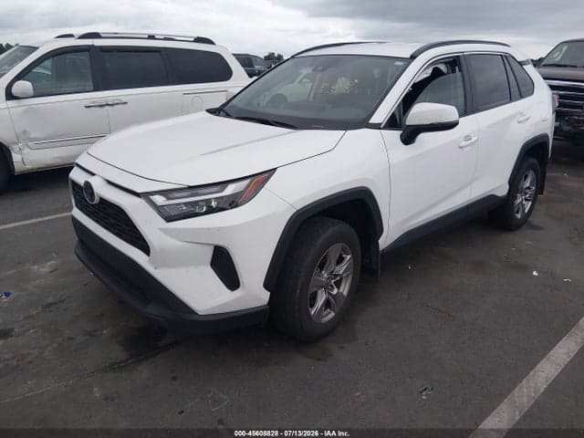 2024 TOYOTA RAV4 XLE 2