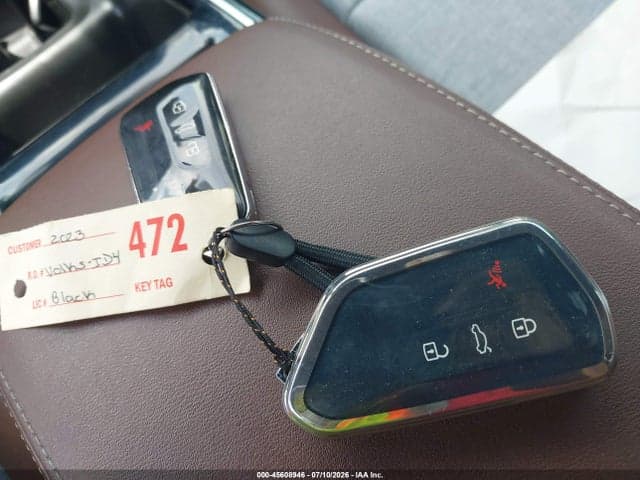2023 VOLKSWAGEN ID.4 PRO 11