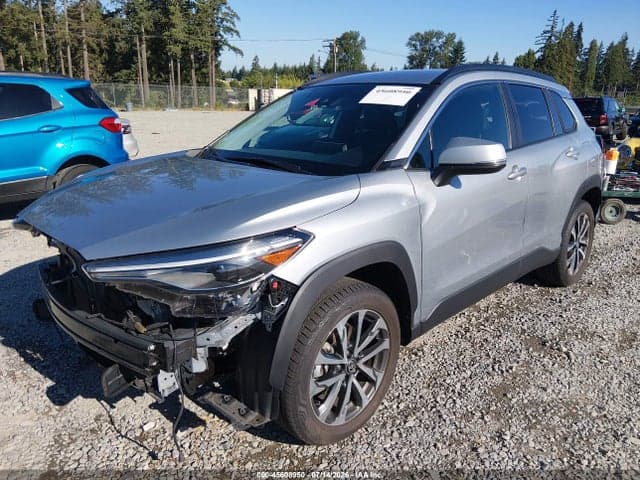 2022 TOYOTA COROLLA CROSS XLE 2