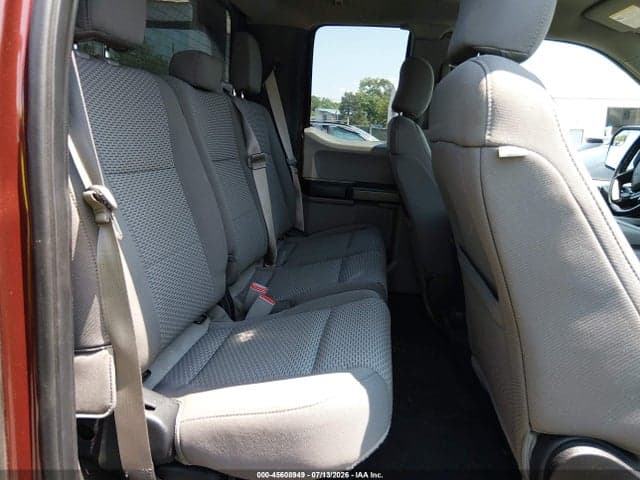 2017 FORD F-150 XLT 8