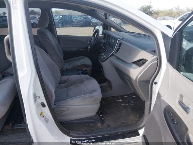 2017 TOYOTA SIENNA LE 8 PASSENGER 5