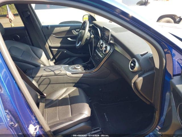 2017 MERCEDES-BENZ GLC 300 4MATIC 5