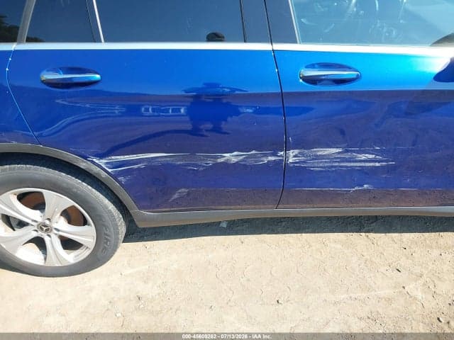 2017 MERCEDES-BENZ GLC 300 4MATIC 6