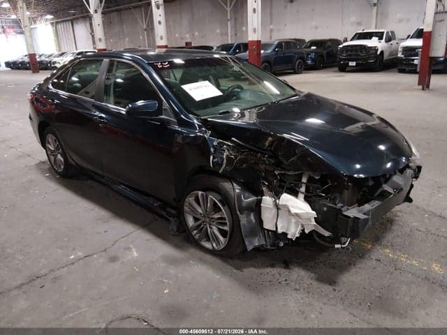 2017 TOYOTA CAMRY SE 1