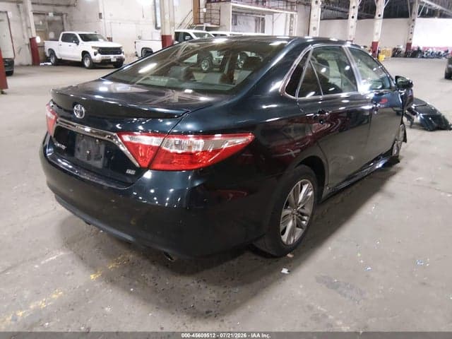 2017 TOYOTA CAMRY SE 4