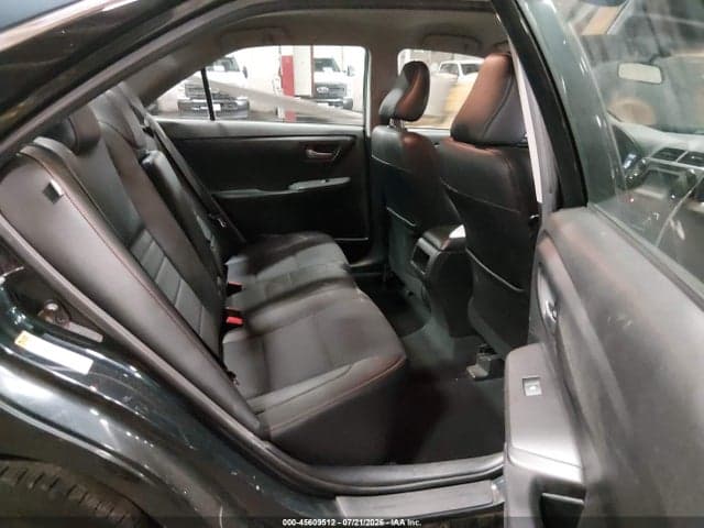 2017 TOYOTA CAMRY SE 8