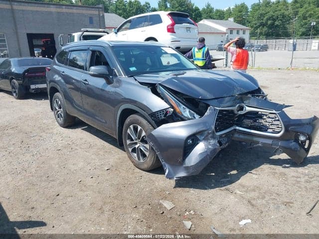 2020 TOYOTA HIGHLANDER XLE - 1