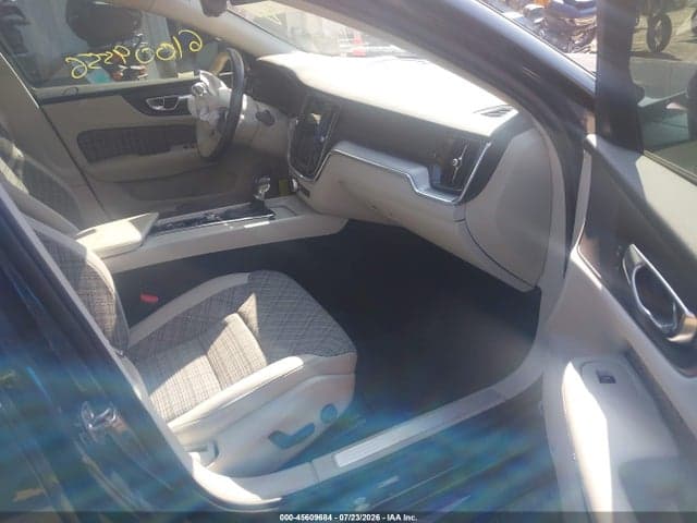 2021 VOLVO S60 T5 MOMENTUM 5