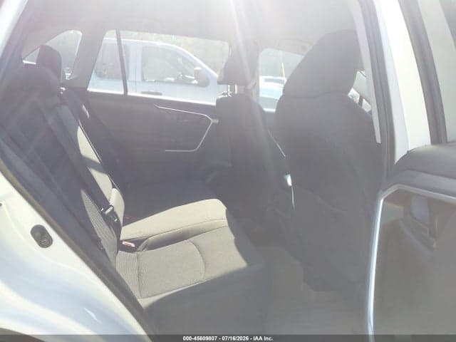 2021 TOYOTA RAV4 LE 8