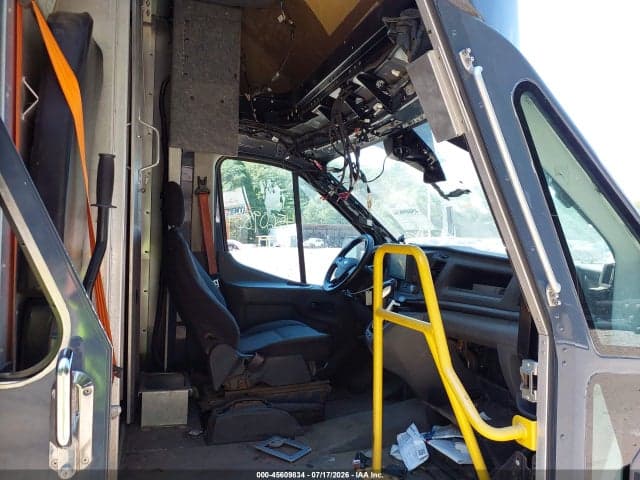 2021 FORD TRANSIT CUTAWAY 7