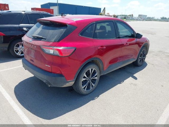 2021 FORD ESCAPE SE 4