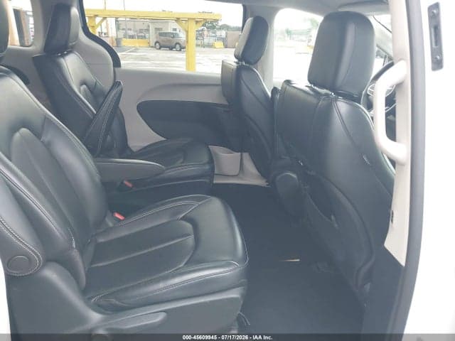 2023 CHRYSLER PACIFICA HYBRID TOURING L 8