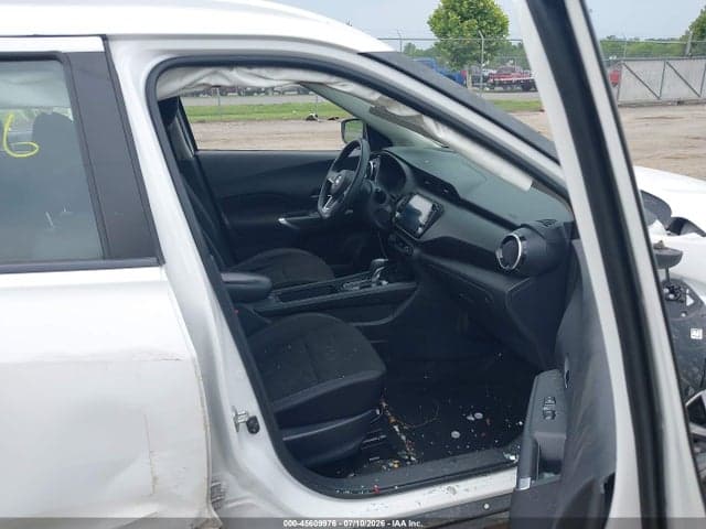 2021 NISSAN KICKS SV XTRONIC CVT 6