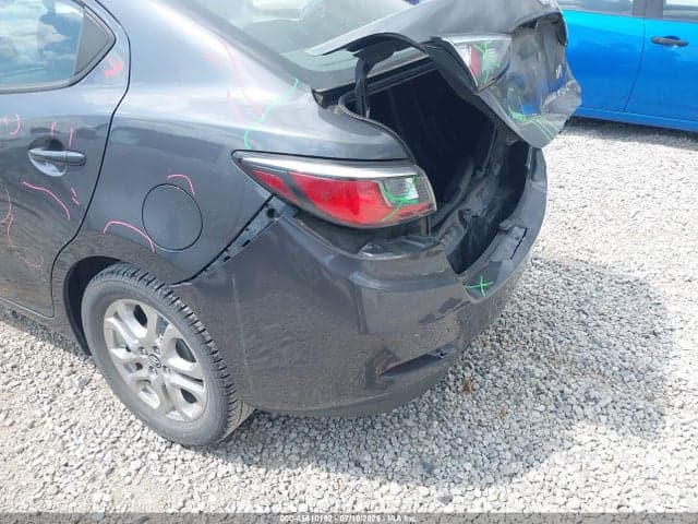 2018 TOYOTA YARIS IA 6
