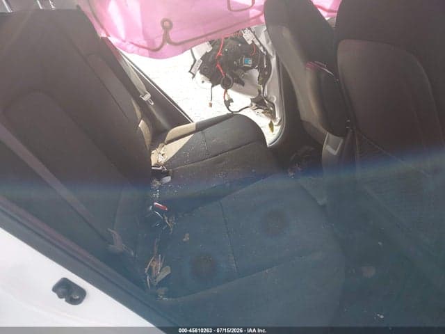 2025 HYUNDAI VENUE SE 8