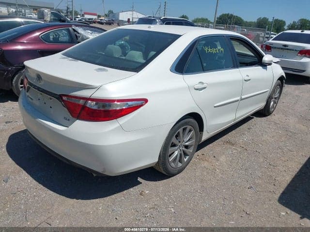 2017 TOYOTA CAMRY XLE 4
