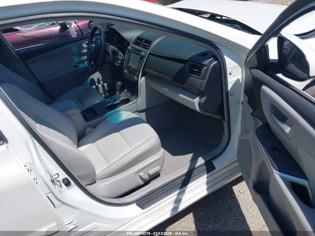 2017 TOYOTA CAMRY XLE 5