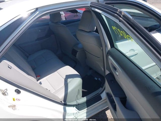 2017 TOYOTA CAMRY XLE 8