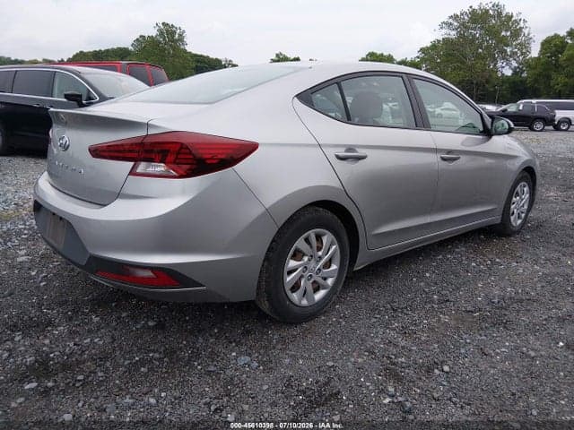 2020 HYUNDAI ELANTRA SE 4