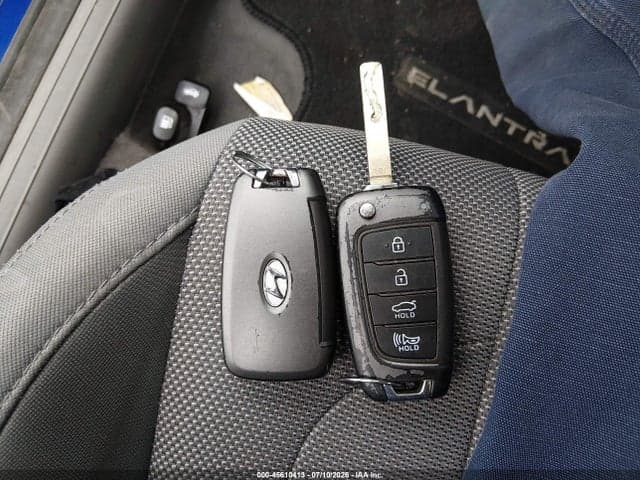 2021 HYUNDAI ELANTRA SE 11