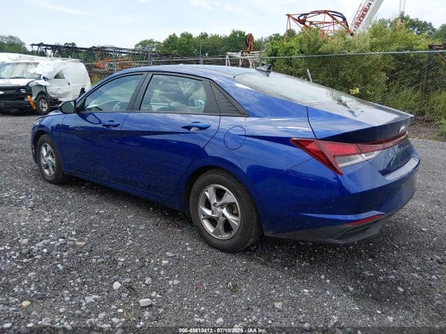 2021 HYUNDAI ELANTRA SE 3